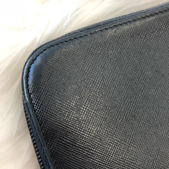 Prada Black Wallet - Picture 6 of 8